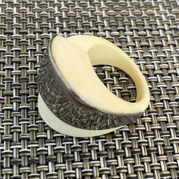 Vintage Ivory or bone ring - Picture 4 of 7
